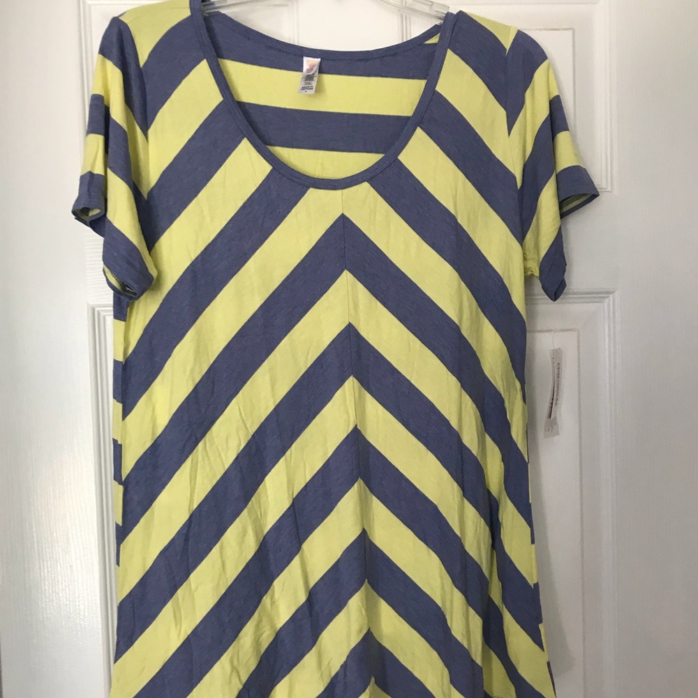 LuLaRoe Large Classic Tee, NWT!!!